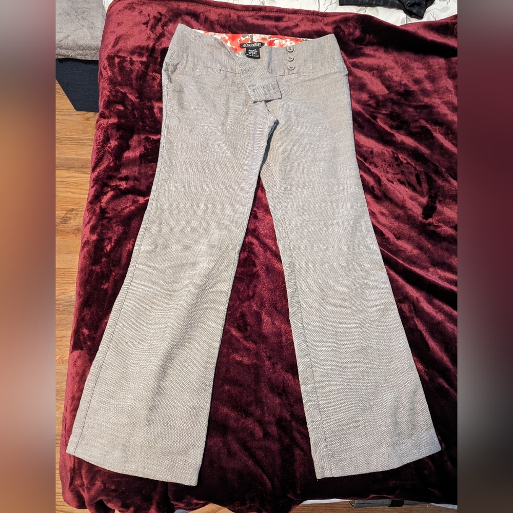 Stooshy trousers for women